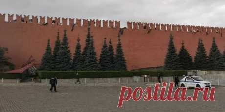 Стена Кремля лишилась одного из зубцов в результате сильного ветра: Яндекс.Новости