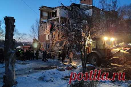 Пропавшую после взрыва пятиэтажки под Тулой девушку нашли погибшей. Жительница Ефремова Тульской области Елена Кочетова, разыскивавшая 24-летнюю дочь, которая пропала без вести после взрыва в пятиэтажке, сообщила «Ленте.ру», что девушка погибла. По последним данным, в результате взрыва в жилом доме погибли пять человек. Взрыв газа в жилом доме города Ефремов произошел 7 февраля.