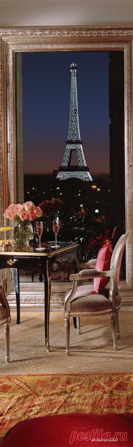 Hotel Plaza Athenee - Luxury Paris Hotel