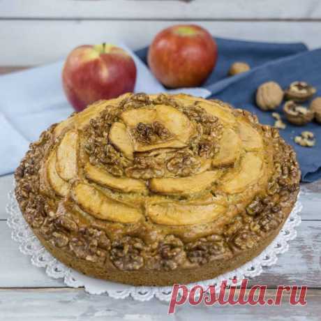 APPLE AND NUTS SOFT CAKE | Homemade by Benedetta