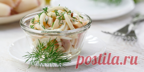 8 рецептов салатов с кальмарами для вашего новогоднего стола | Привет, Андрей! | Яндекс Дзен