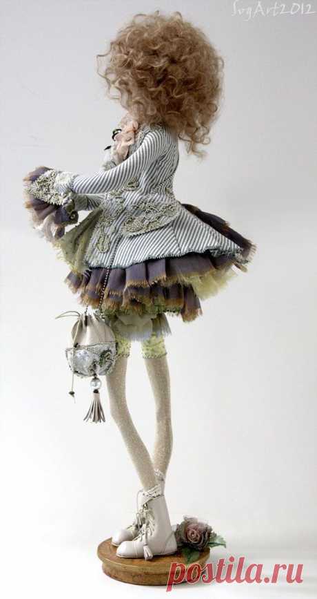 Art Doll Elisa made with Paperclay by hand