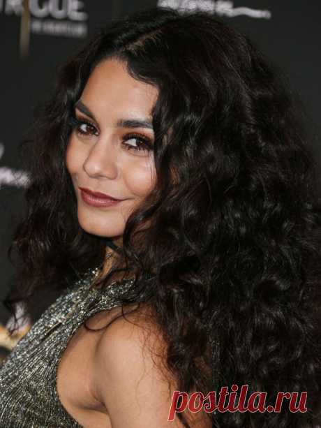 Vanessa Hudgens – t18 – TiPiTi.info