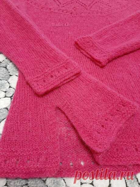 Яркой весны всем!
Из мягкой пряжи  Brushed Alpaca Silk от Drops  получился вот такой пуловер, даже почти туника.
Вязала сверху вниз по кругу спицами номер 4 и 5. Выкройку и схему кокетки прилагаю. Полное описание можно найти по названию "Pink Connection".
