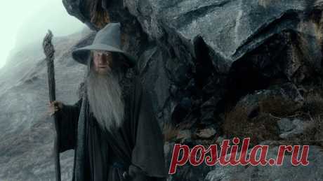 Ian McKellen is Gandalf in The Hobbit. The Desolation of Smaug. https://www.mckellen.com/cinema/hobbit-movie/gandalf-hobbit-smaug.htm