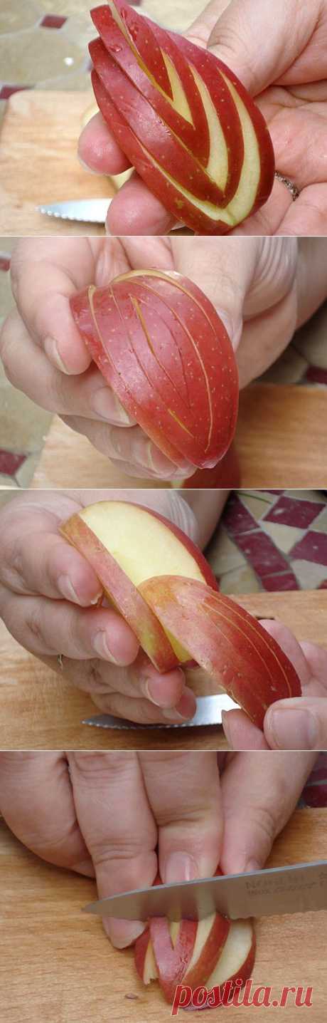 Как красиво вырезать цветок из яблок [фото фруктов]