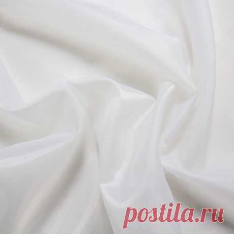 190T Ткань подкладочная Taffeta  68Dх68D, 100% ПЭ, 56 г/м², белая Качественная особо легкая и  прочная подкладка
для разных видов верхней одежды, головных уборов.

На вид:
- матовая ровная поверхность, одинаковая с двух сторон 
- мягкая структура

Полотняное переплетение.

Основные свойства.                                       
- малый вес
- особая прочность  и стойкость к истиранию 
- устойчивость окраски 
- воздухопроницаемость 
- малая сминаемость 
- антистатичность з...