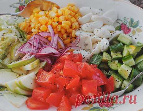 Легкий салат с овощами и моцареллой - пошагово с фото от Maggi.ru