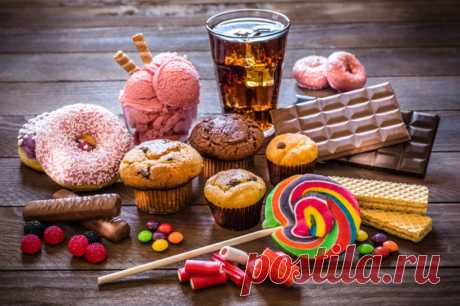 Нутрициолог Тиханычева объяснила, почему людей тянет на сладкое. Излишняя любовь к сладкой еде может указывать на недостаток в организме ряда веществ или на нарушение микрофлоры кишечника.
