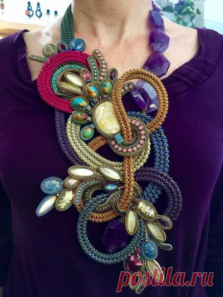(10) Statement necklace in fall colors by Dori Csengeri. | My favs | Цвета, Ожерелья и Массивные Ожерелья