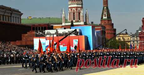 На Параде Победы Мавзолей Ленина закрыли фанерой. Почему это многих возмущает
Да, это действительно возмутило очень многих и, наверное, можно понять чувства этих людей, но не более того. Меня, несмотря на то, что я родом из СССР (мне 52) такое решение не покоробило абсолютно — оно совершенно оправдано, как бы не возмущались деятели вроде Г.А.Зюганова. Мавзолей Ленина был задрапирован по совершенно технической причине и с сознанием […]
Читай пост далее на сайте. Жми ⏫ссылку выше