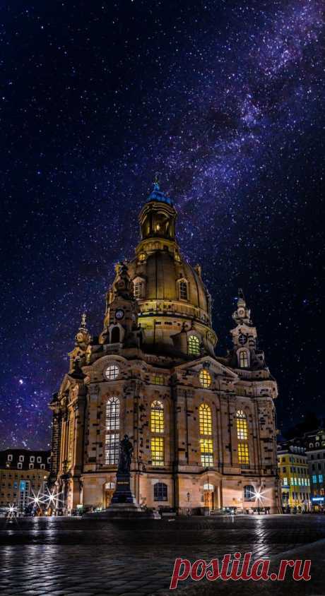 Дрезден Германия
Cloud Nodes Photo - Dresden Frauenkirche and milky way - Dresden - Germany 634483188191536