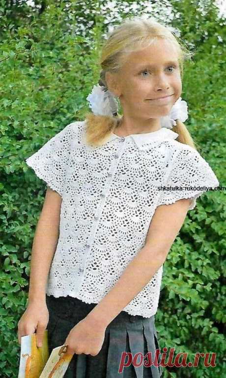 Летняя блуза узором веер для девочки 8-9 лет