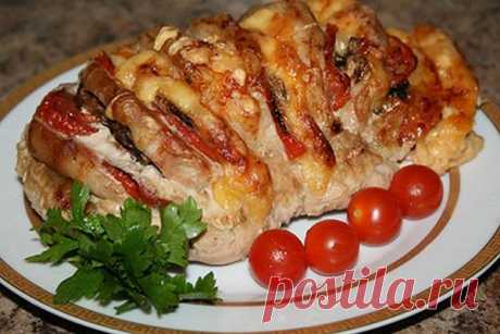 Мясо «Гармошка» с помидорами в духовке — Sloosh – кулинарные рецепты