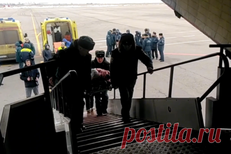 Спецборт МЧС с пострадавшими белгородцами прибыл в Москву. Самолет приземлился в подмосковном аэропорту Жуковский.