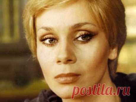 Любовь Полищук
- 21 мая, 1949
 • 28 ноября 2006