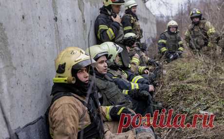 В Харькове раздались взрывы. В Харькове после взрывов есть повреждения инфраструктуры, сообщил губернатор. «Страна» и ТСН пишут о взрывах в Сумской области. Это соседние регионы с Белгородской областью, которая днем попала под удары ВСУ