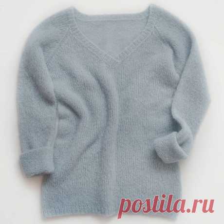 brushed_pulover в нежнейшем серо-голубом цвете! Весит всего 121 гр!
Описание от crochet_dariaterenteva
https://www.instagram.com/p/BnQlhL7D4hd/

Размер готового изделия: 
общая длина 63 см, ширина 45 см, длина рукава 49 см. 
Прекрасно подойдёт на размеры 40-48, но с разной посадкой

Вам потребуется 5 мотков #brushedalpacasilk спицы 60 или 80 см номерами 5 и 4, крючок, игла. 

Плотность вязания 17п*26р 

Тело. 
Набираем (спицы 4) 150п +1 для замыкания в круг, вяжем 8 рядов ...