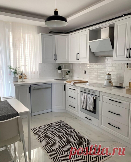 Модульная белая кухня "Будбин" из ИКЕА, в которую хозяева органично вписали посудомойку и холодильник. Фото обзор | СЕКРЕТЫ КУХНИ | Яндекс Дзен