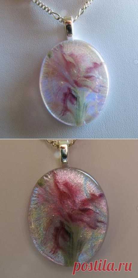 Iris dichroic pendant | DianaVCreations - Jewelry on ArtFire