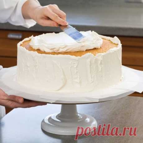 Густой крем для торта
Сливки 35% – 1 стакан
Сахарная пудра – 2 ст.л.
Сметана 30 % – 4 ст.л.
Ванильный сахар – по вкусу
⠀