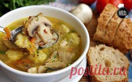 Гречневый суп с грибами и картофельными клецками.
