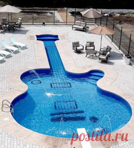 Alluring Les Paul Guitar-Inspired Swimming Pool