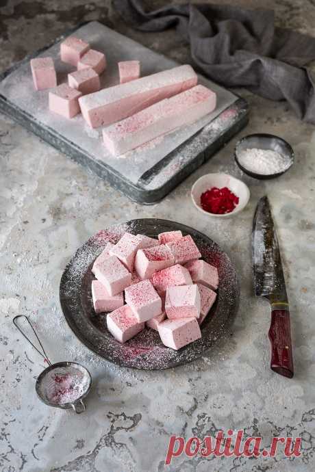 Strawberry marshmallows with Grand Marnier recipe | Drizzle and Dip