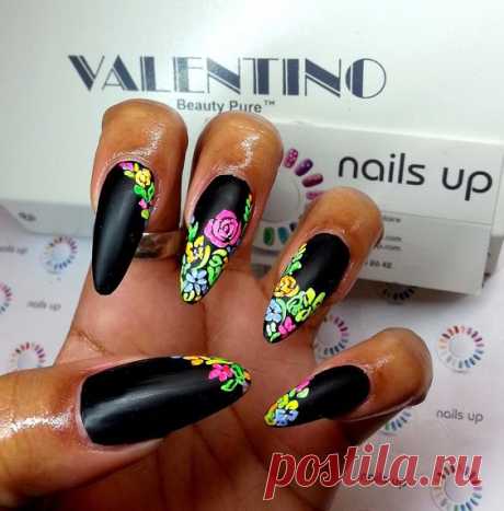 Stiletto nails