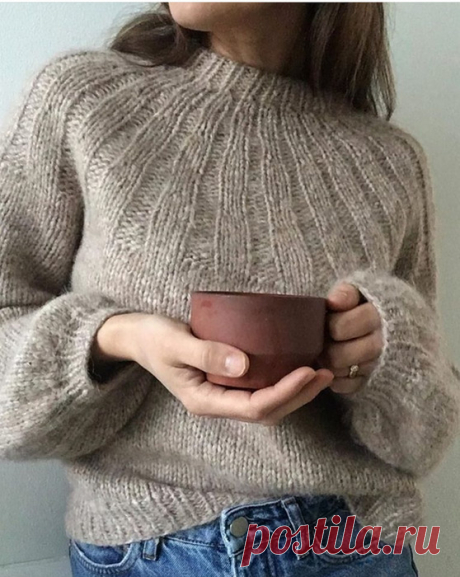 Вязание свитера спицами с описанием от дизайнера PetiteKnit