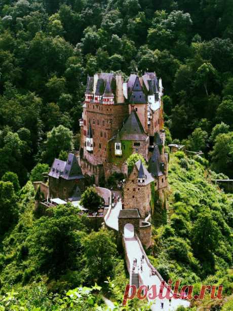 Republic of Awesome | travelingcolors: Burg Eltz | Germany (by...