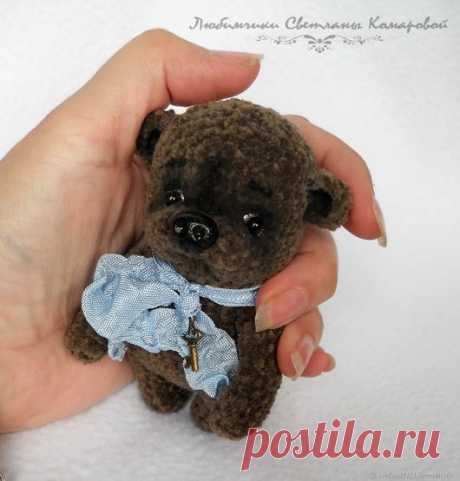 Купить Мишка сумкажитель - коричневый, Светлана Комарова, мишка, вязаная игрушка, вязаный мишка