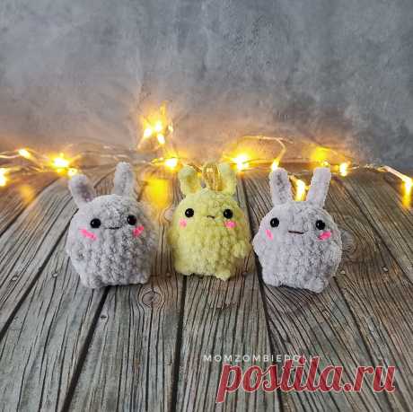 PDF Зайка Пузырик крючком. FREE crochet pattern; Аmigurumi animal patterns. Амигуруми схемы и описания на русском. Вязаные игрушки и поделки своими руками #amimore - маленький зайка из плюшевой пряжи, плюшевый заяц, брелок в виде зайчика, кролик, зайчонок, крольчонок.