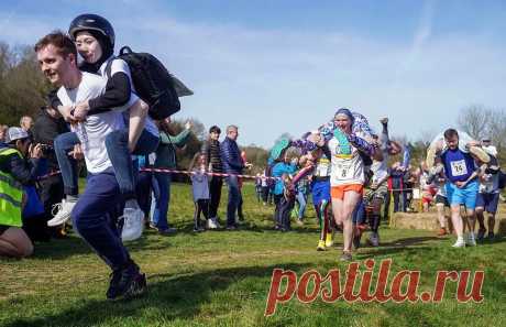 Ежегодные соревнования, Wife Carrying Race, по переноске жен в Суррее &amp;bull; zabaka.net