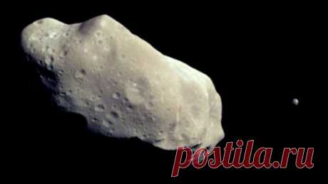 К Земле приближаются два крупных астероида Астероид размером в 540 метров, летит к Земле. Астероид под названием 2000QW7 приблизиться на минимальное расстояние к Земле уже 14 сентября. Стало