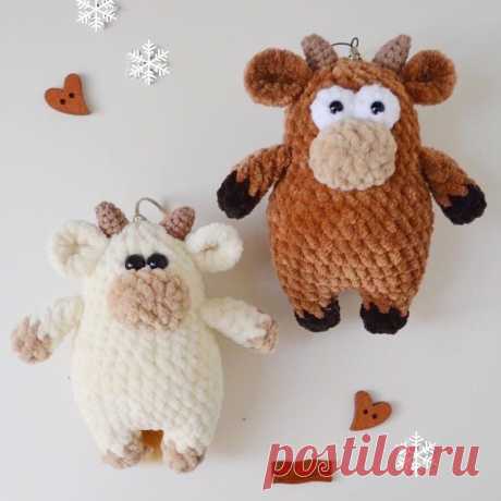 PDF Малыш Бычок крючком. FREE crochet pattern; Аmigurumi animal patterns. Амигуруми схемы и описания на русском. Вязаные игрушки и поделки своими руками #amimore - корова, коровка, телёнок, плюшевый бык, маленький бычок из плюшевой пряжи.