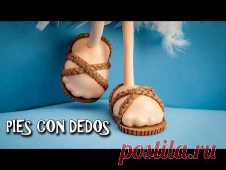 PIES CON DEDOS HECHOS CON GOMA EVA