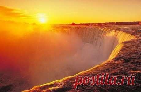 Восход солнца над Ниагарским водопадом