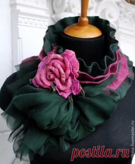 Купить Валяный шарф сливово-изумрудный в интернет магазине на Ярмарке Мастеров