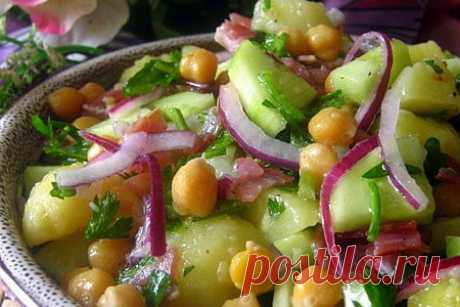 Картофельный салат с нутом и беконом – рецепт с фото