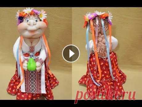Кукла на чайник своими руками ❀ Warmer doll for teapot (DIY) ❀ Видео урок как сшить куклу грелку. Выполнена кукла в технике скульптурный текстиль ( чулочно каркасная техника). В видео вы увидите, как сделать кар...
