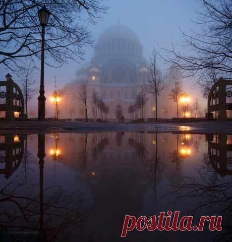 Морской Никольский собор, Санкт-Петербург. Фотограф – Александр Шереметев. Доброй ночи.