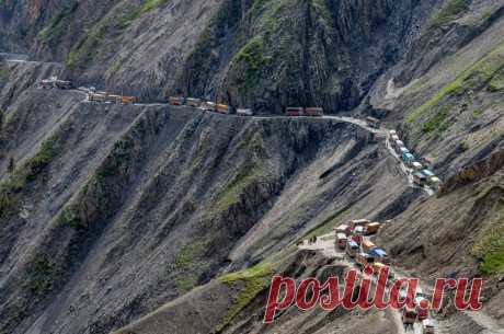 Сплошной адреналин: фото самой опасной дороги в Инди