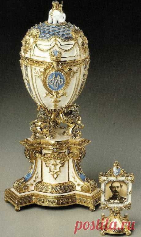 Danish Jubilee Fabergé Egg, 1903, presented by Nicholas II to Dowager Empress Maria Fyodorovna|Els Kingma приколол(а) это к доске Fabergé &amp; Other Eggs