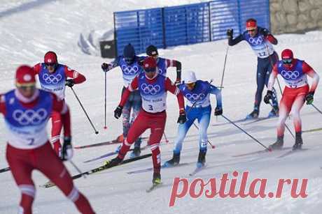Стало известно о решении по российским лыжникам на новый сезон. Международная федерация лыжного спорта и сноуборда (FIS) продлит санкции в отношении россиян и белорусов на новый сезон. Менеджер сборной Швеции по лыжным гонкам Ларс Эберг рассказал, что FIS отказалась снимать отстранение с россиян. «Швеция поддержала эту позицию, мы довольны», — заявил он.