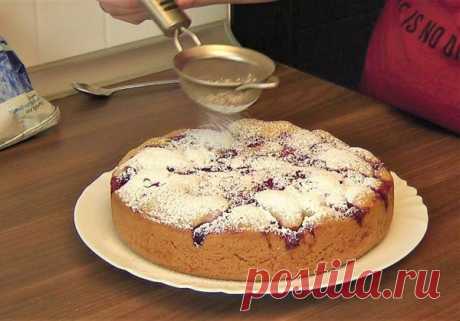 Как приготовить в мультиварке пышный пирог с ягодами
