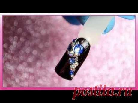 Дизайн ногтей "Битое стекло" с гель-лаками TNL Chameleon и стразами Swarovski