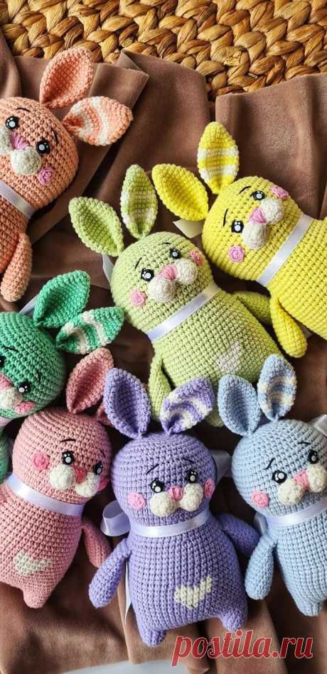 PDF Зайчик Изи крючком. FREE crochet pattern; Аmigurumi animal patterns. Амигуруми схемы и описания на русском. Вязаные игрушки и поделки своими руками #amimore - заяц ко дню Всех Влюблённых, зайчик с сердечком к 14 февраля, кролик, зайчонок, зайка, крольчонок.