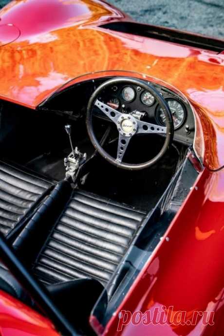 Редкий гоночный 1966 Ferrari Dino Sports Prototype В Великобритании собираются провести открытые торги, на которых будет реализован редкий гоночный автомобиль Ferrari Dino 206 SP. Машина была изготовлена в