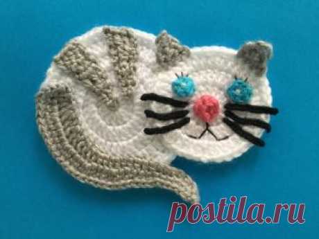 Easy Cat Crochet Pattern Get this easy cat crochet pattern and video tutorial at Kerri's Crochet and learn how to make a cute crochet cat.